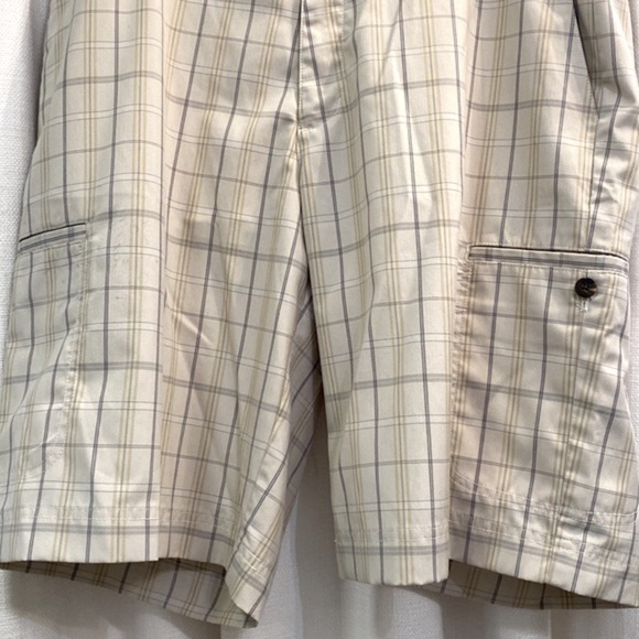 New Men’s Adidas Plaid Polyester & Spandex Shorts Size 36 - Picture 3 of 6